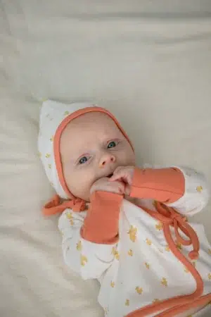 4 Чепчик детский Loomknits Молочный 6