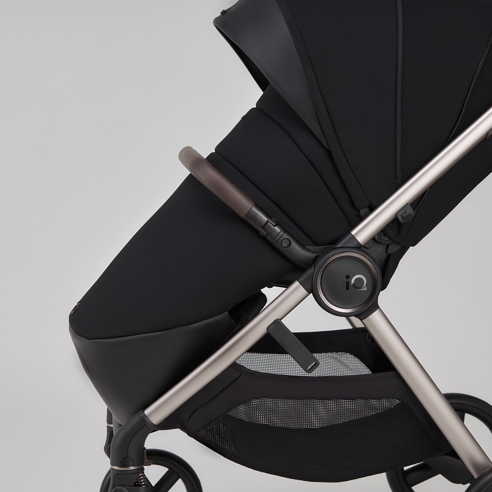 Накидка на ножки в сидение Anex IQ black 3