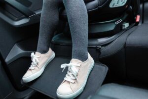 22178_9_wst Накладка защитная Osann для автомобильного сиденья с подножкой FeetUp 22