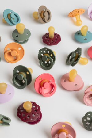 Пустышка латексная BIBS Colour 6+ мес 8