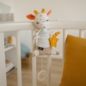 Игрушка-подвеска FEHN музыкальная Жираф, светящаяся в темноте 12