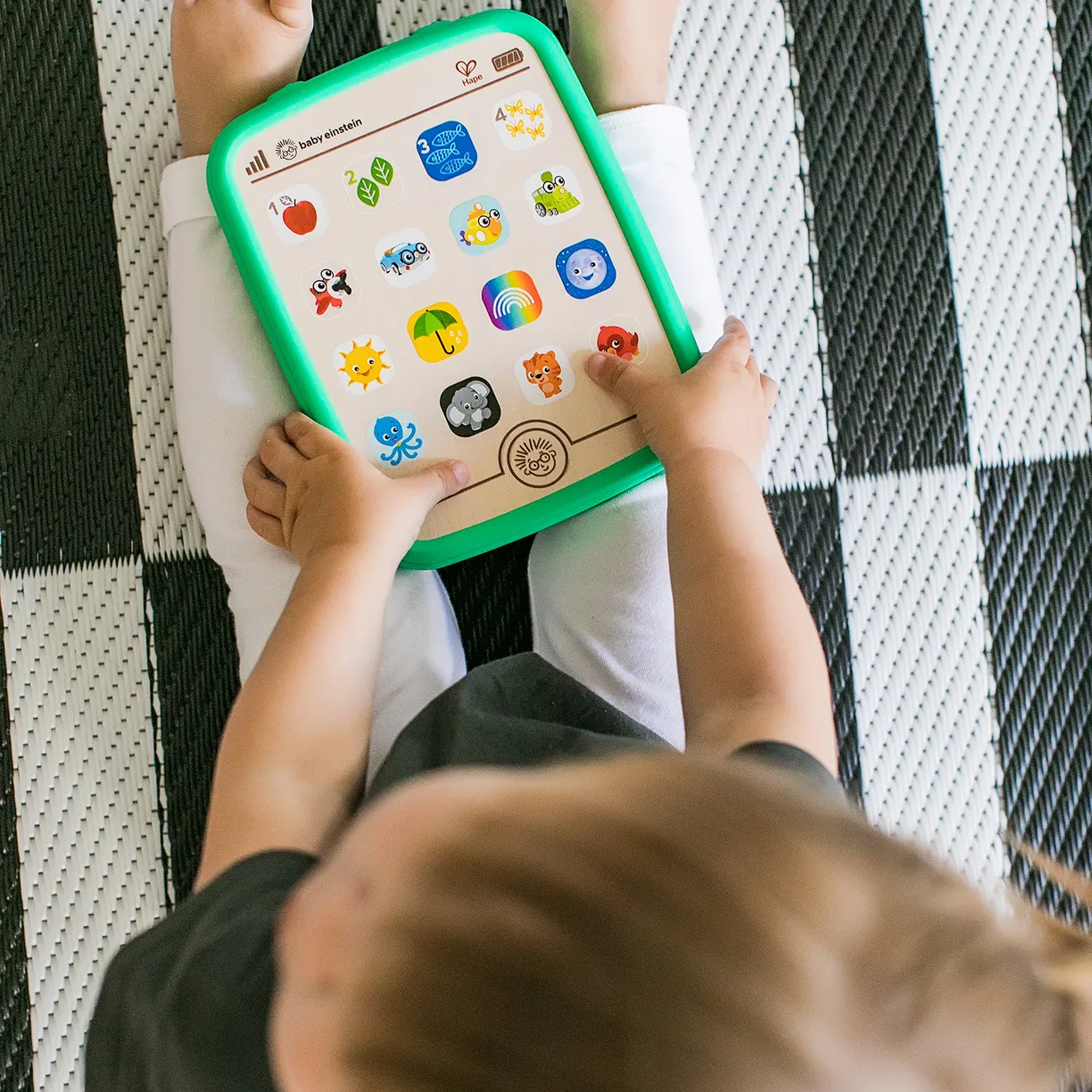 Игрушка музыкальная Hape развивающая, сенсорная "Планшет" 6