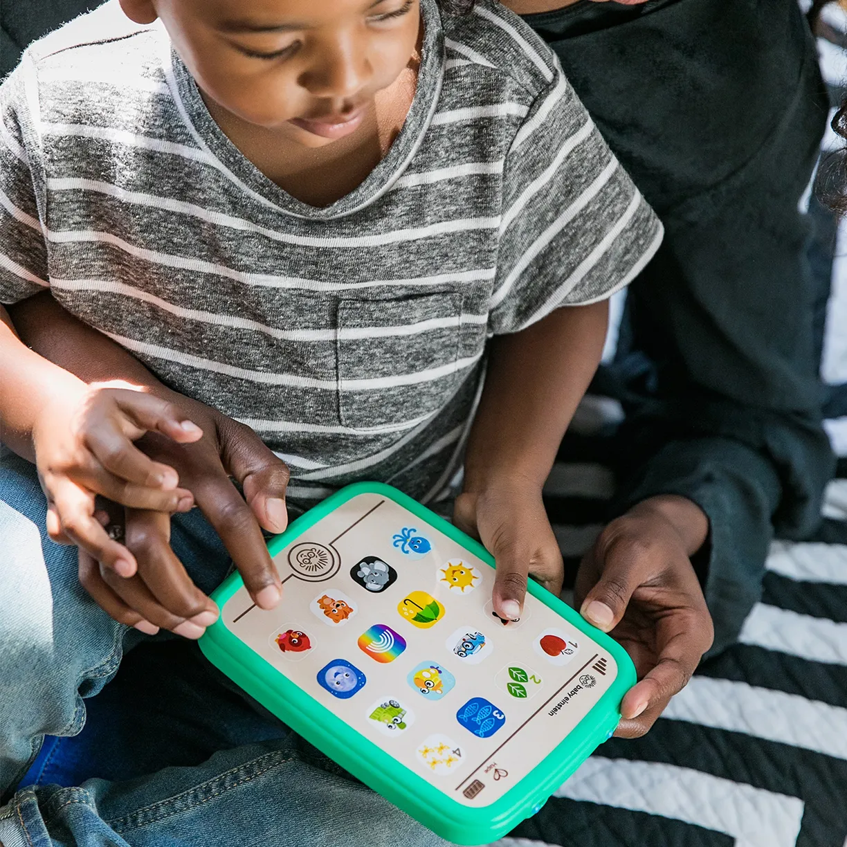 Игрушка музыкальная Hape развивающая, сенсорная "Планшет" 4