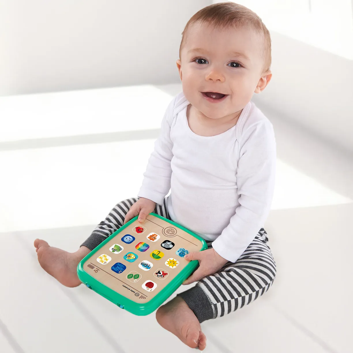 Игрушка музыкальная Hape развивающая, сенсорная "Планшет" 8