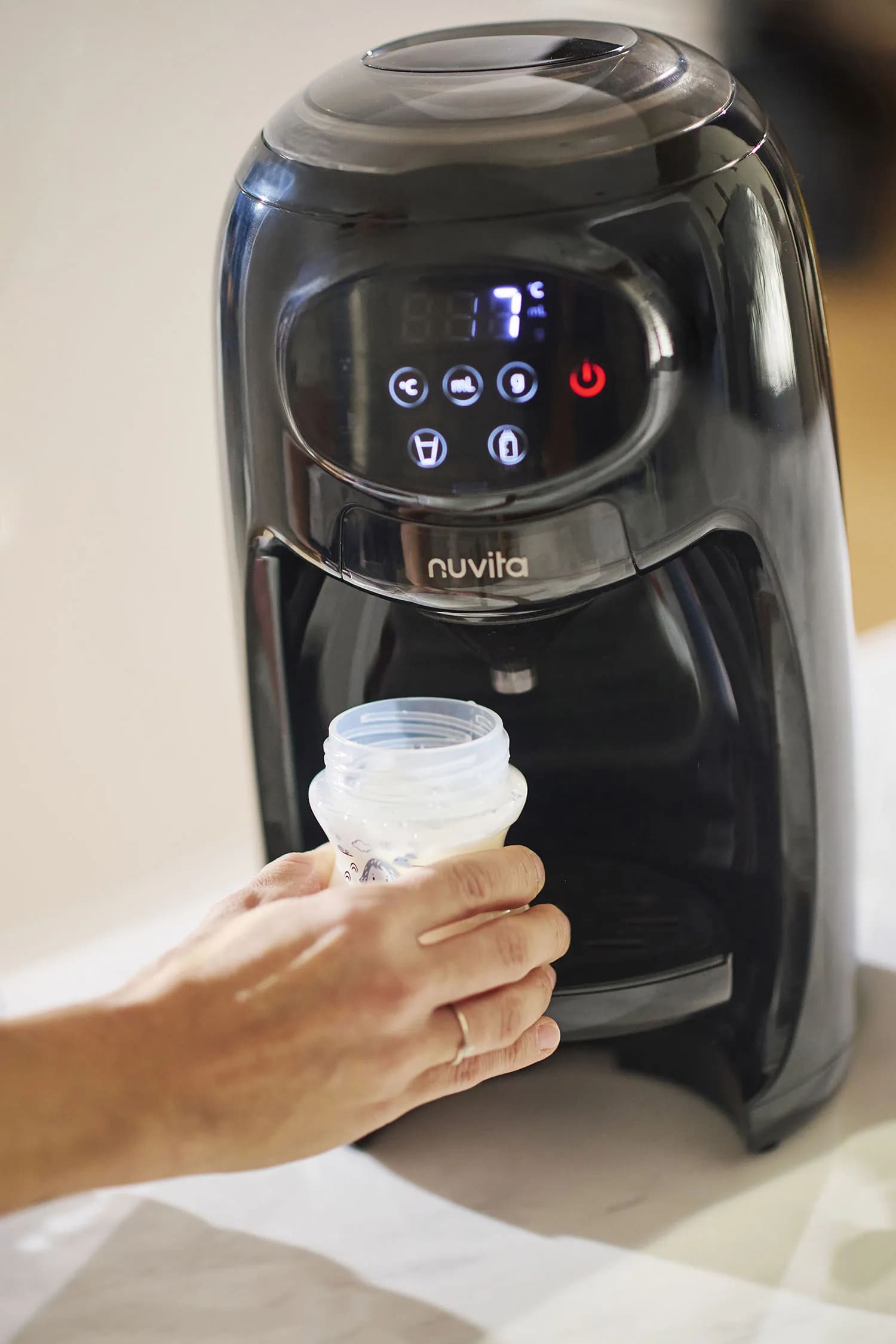 Машина Nuvita для приготовления молочной смеси 1180 Lattespresso 7 машина nuvita для приготовления молочной смеси