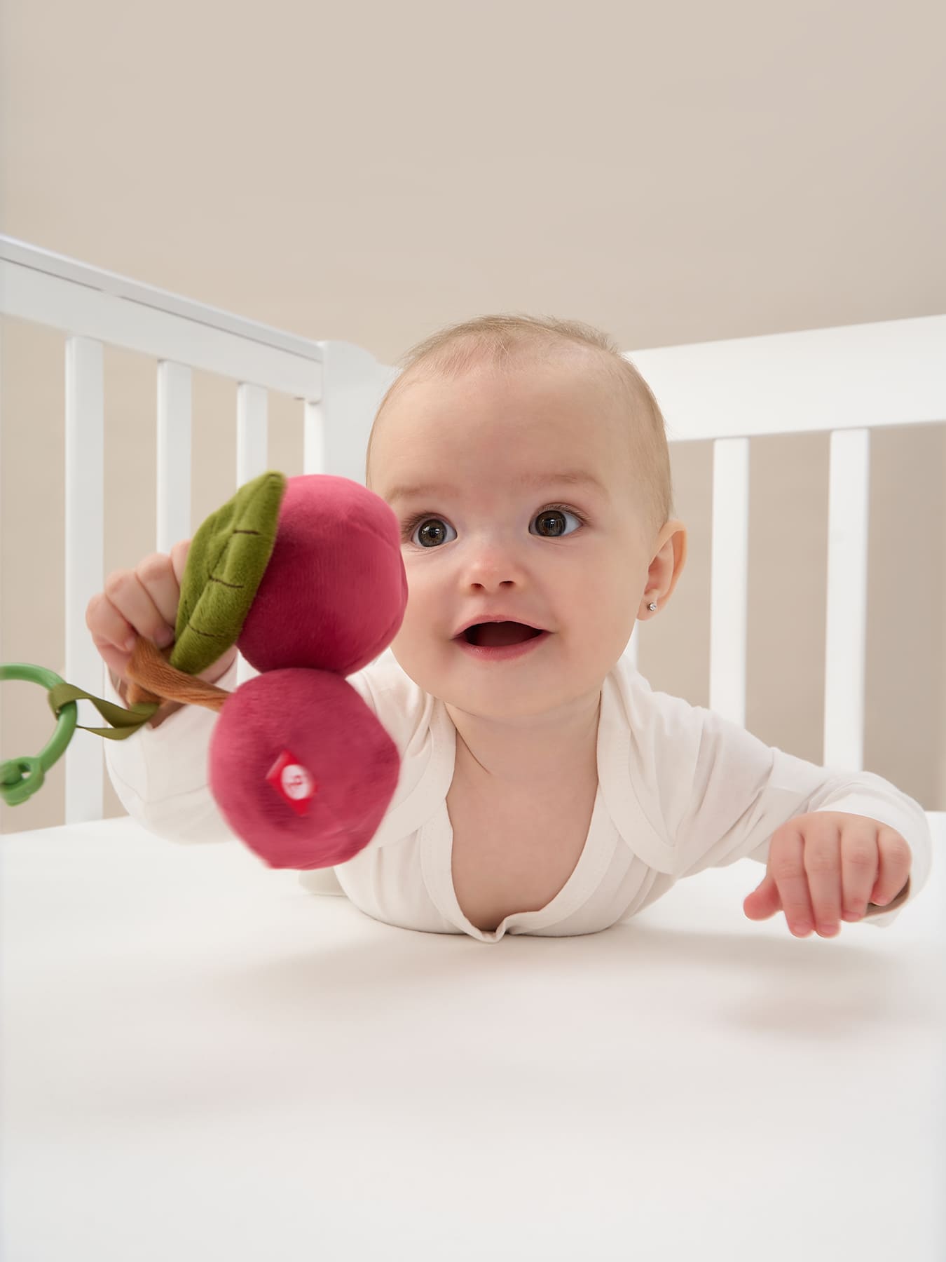 Игрушка-погремушка Happy Baby подвесная Вишня 5 вишня шуршалка