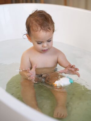 Набор заводных игрушек для ванной Happy Baby DUCKLINGS 11 набор заводных игрушек